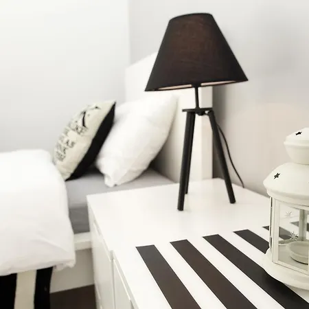 瓦尔萨容海特公寓酒店 * 华沙